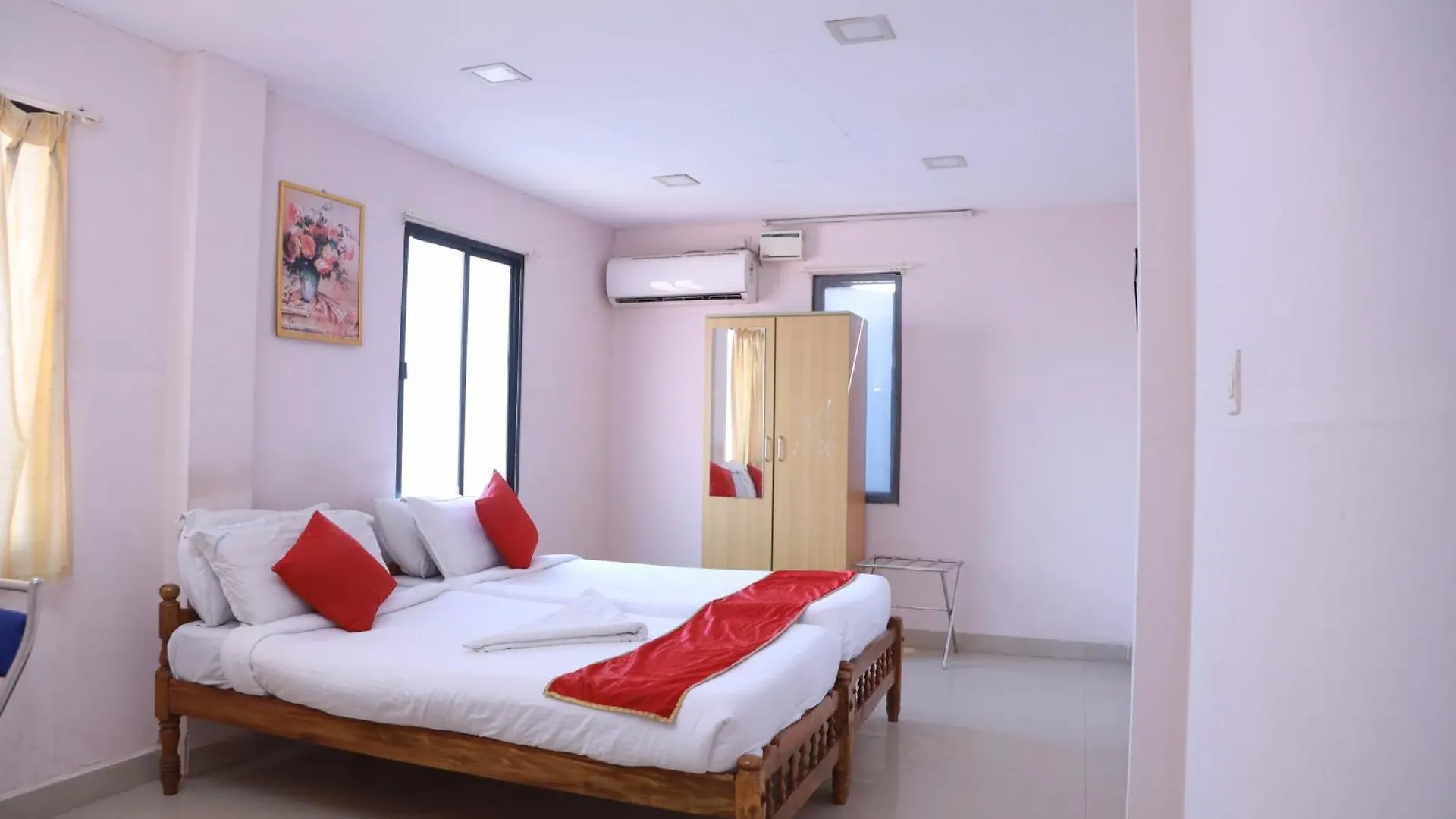Collection O Safe Hotel Kadavanthra Kochi Inde